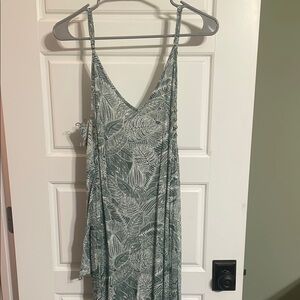 O’NEILL Green Leaf Print Spaghetti Strap Dress. Size S